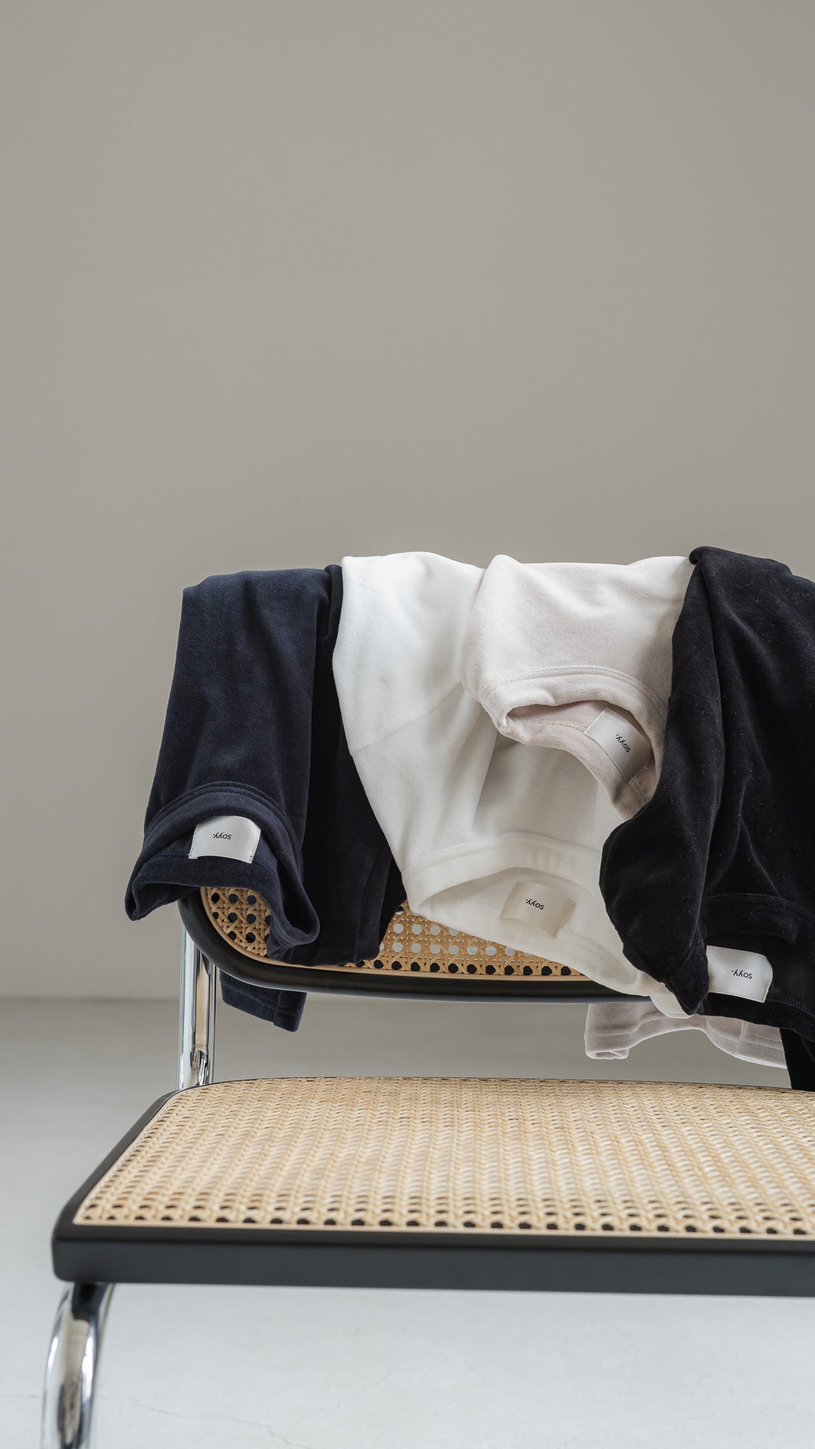 【送料無料】 PRE-ORDER】Vlour T (4color) – soyy.online トップス