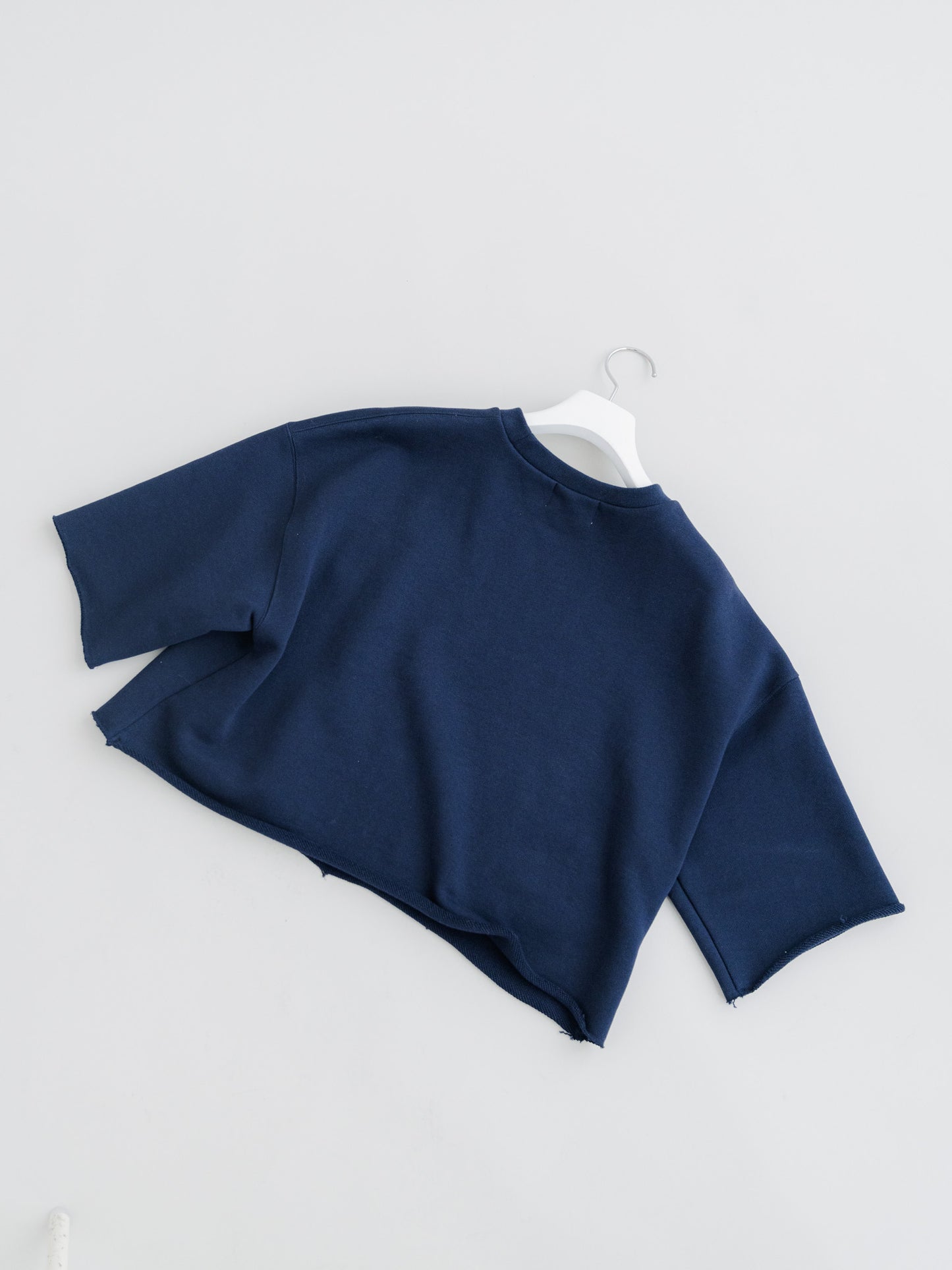 【PRE-ORDER】URAKE CROPPED TEE(navy)