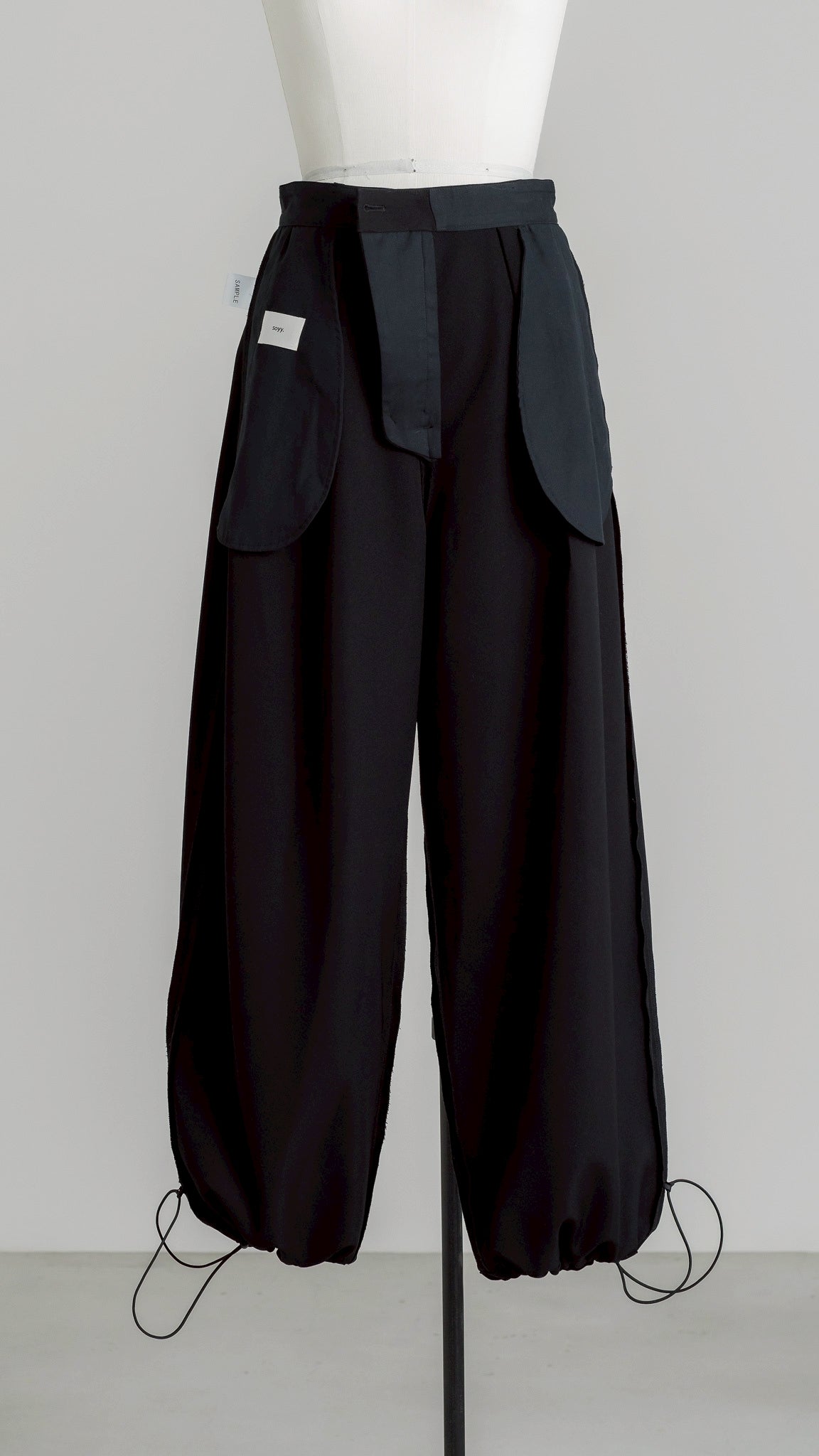 【PRE ORDER】LANDING PANTS(BLACK)