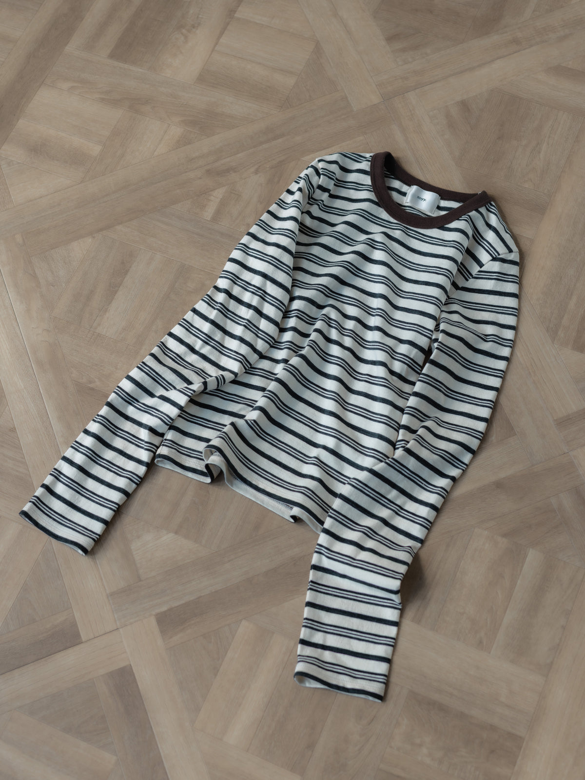 border(black)