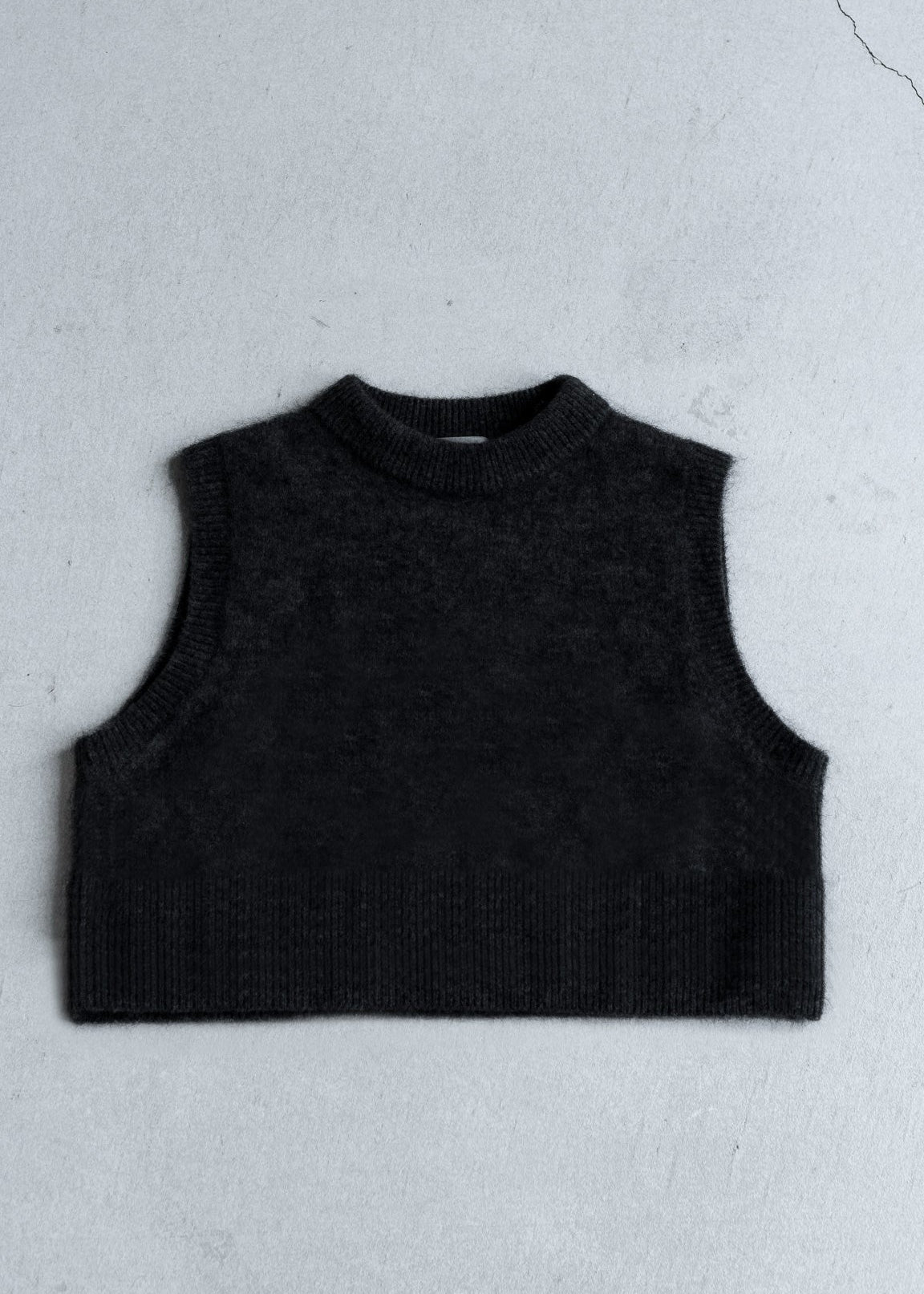 [PRE ORDER]Minimal mohair vest(BLACK)