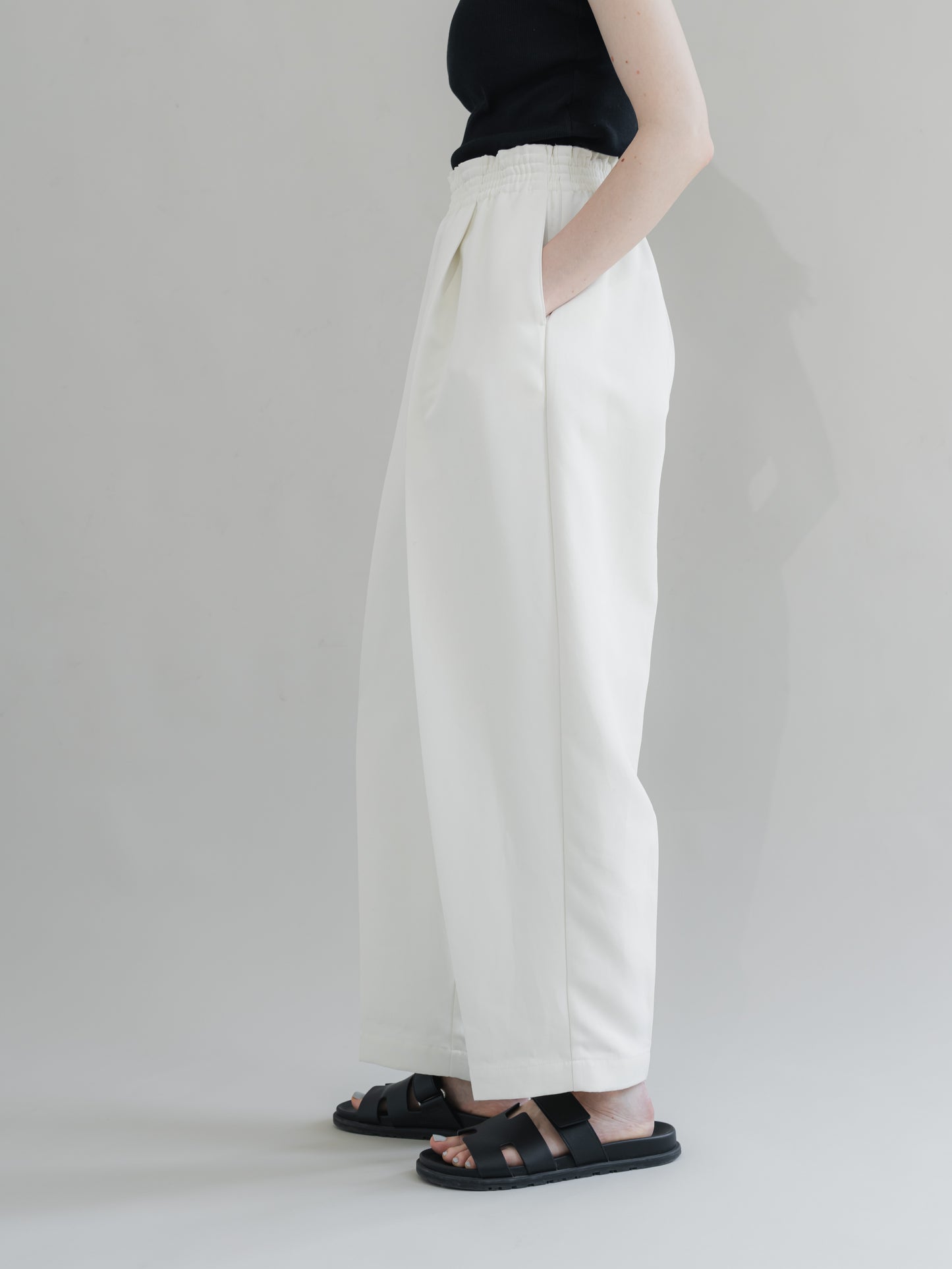 【PRE-ORDER】Gom Gurkha(white)