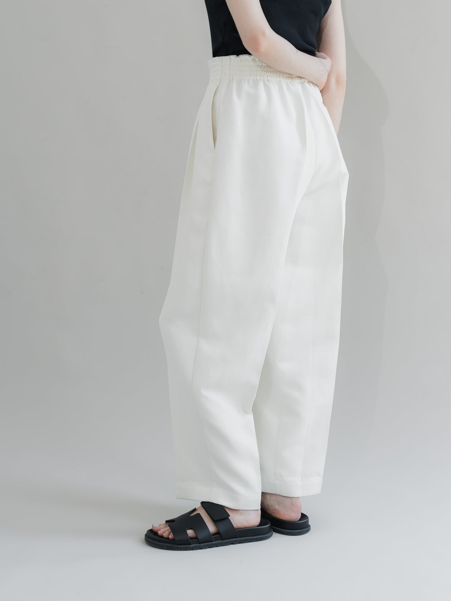 【PRE-ORDER】Gom Gurkha(white)