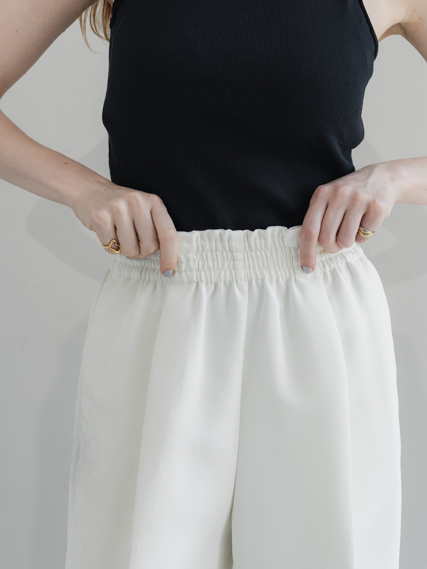 【PRE-ORDER】Gom Gurkha(white)