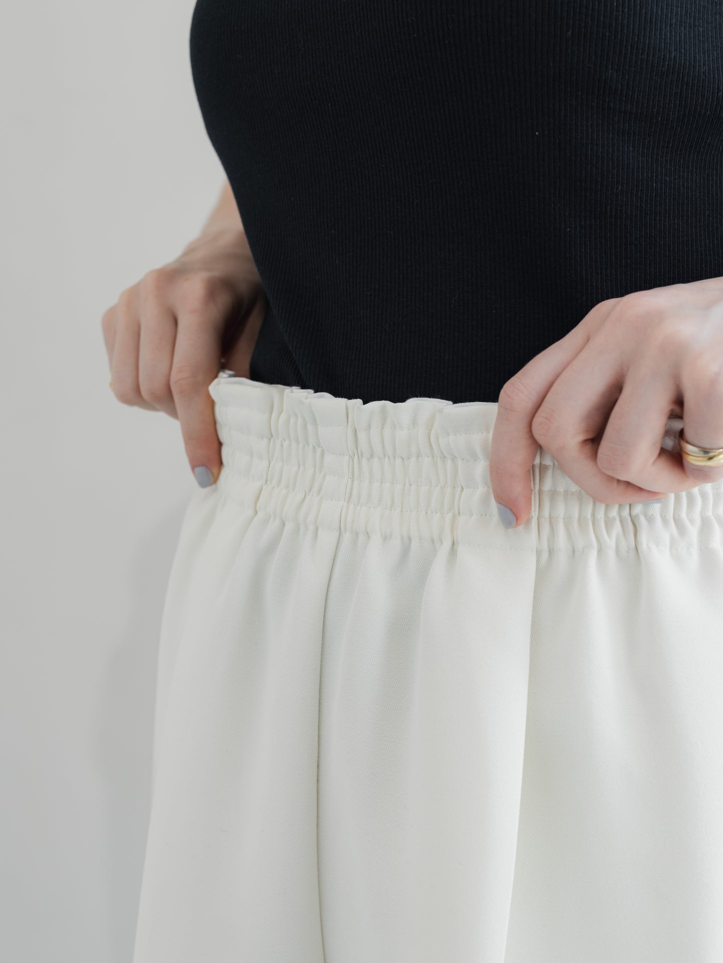 【PRE-ORDER】Gom Gurkha(white)