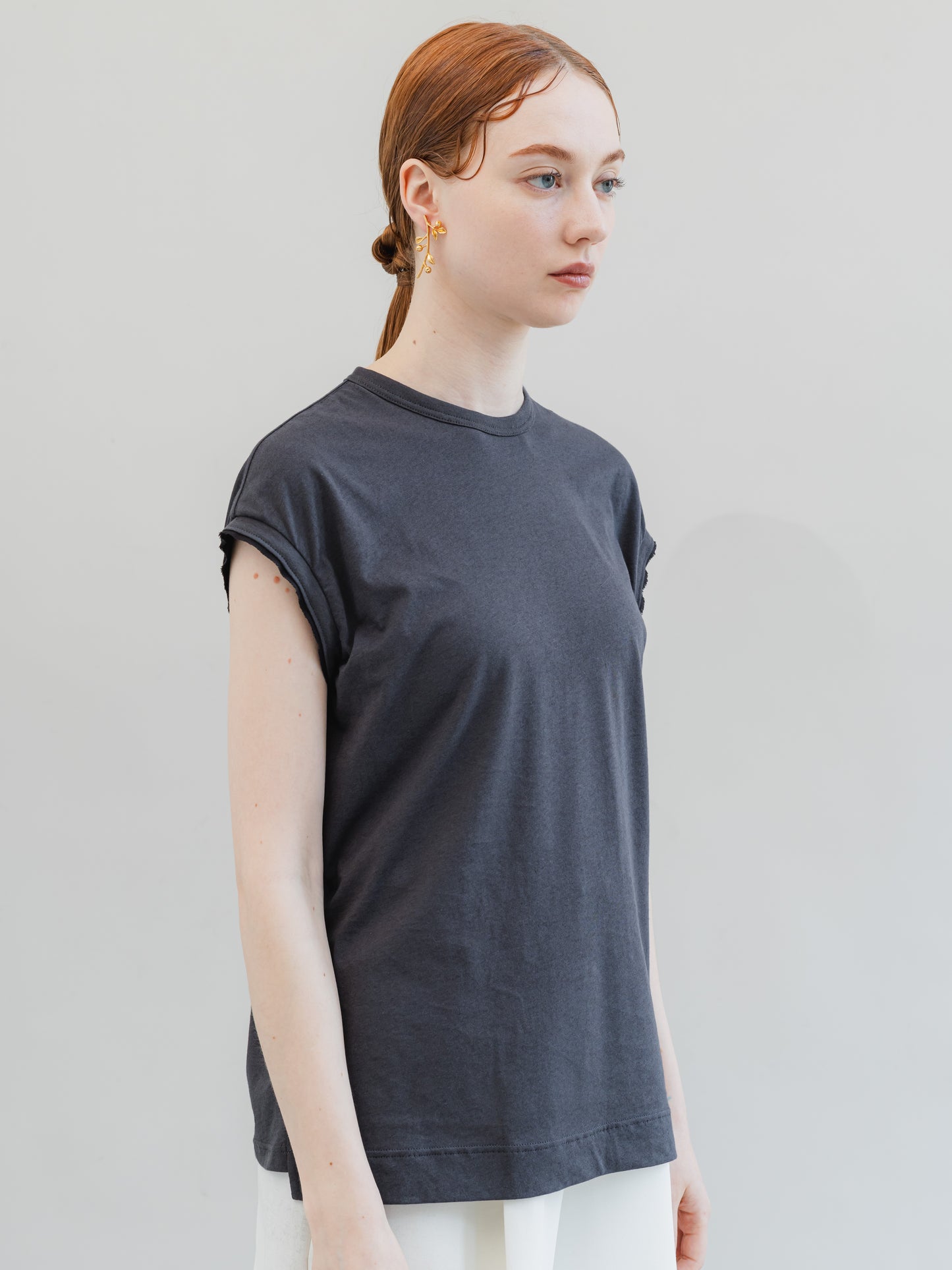 【PRE-ORDER】N.S.T(charcoal)