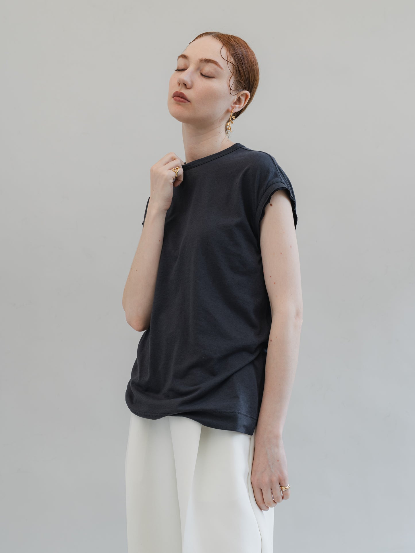 【PRE-ORDER】N.S.T(charcoal)