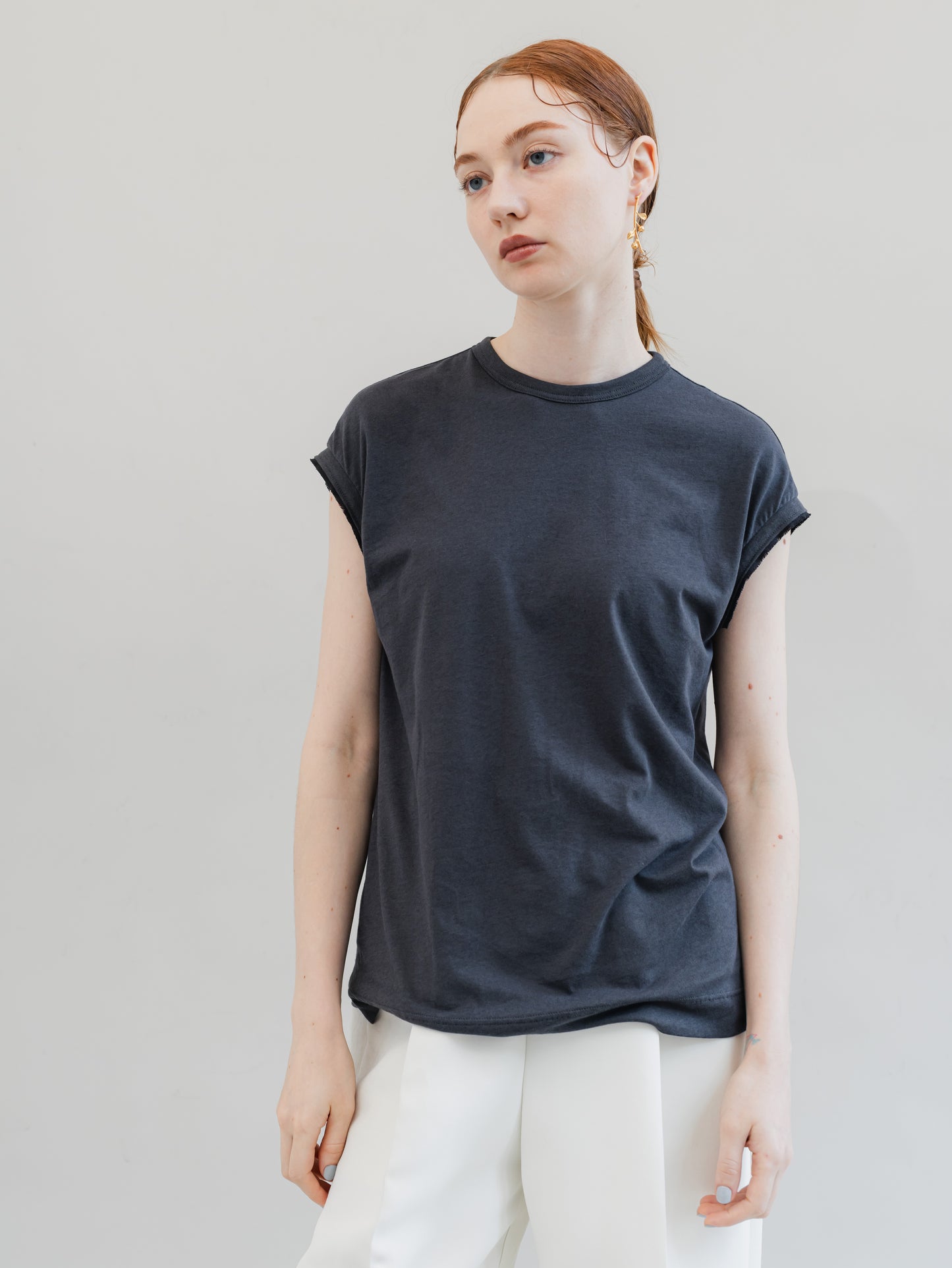 【PRE-ORDER】N.S.T(charcoal)
