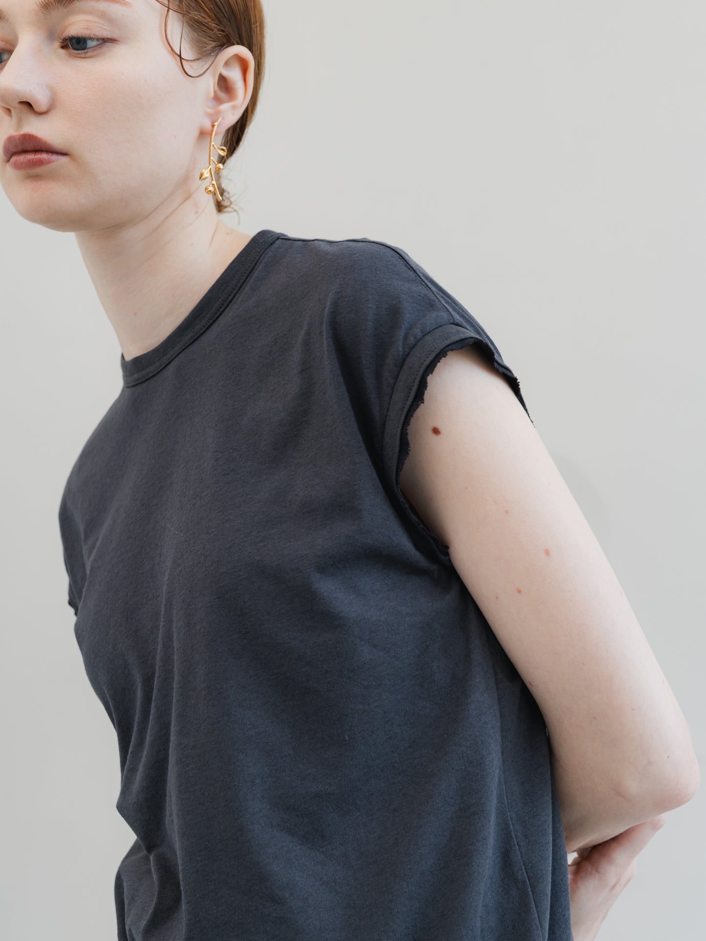 【PRE-ORDER】N.S.T(charcoal)