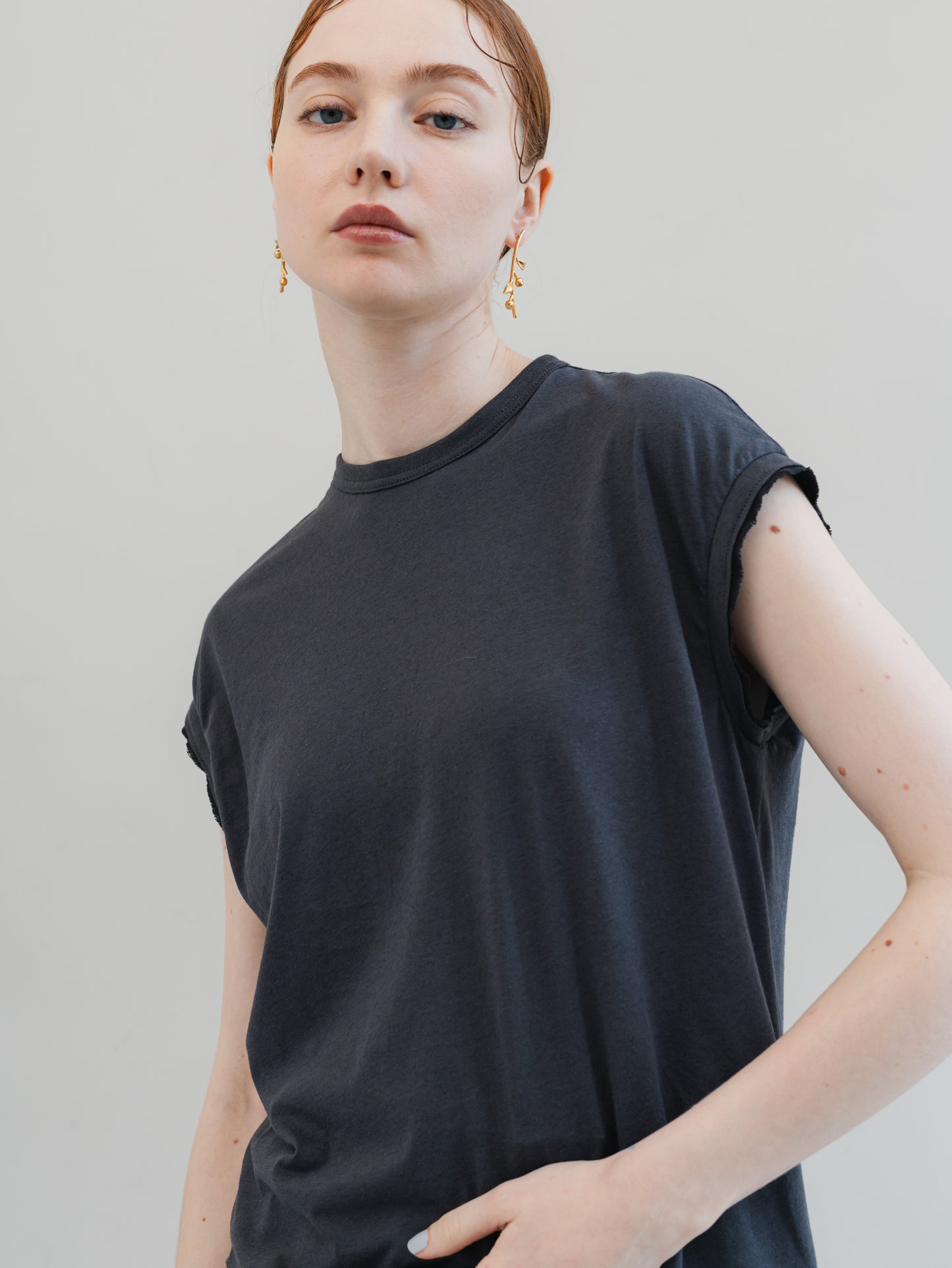 【PRE-ORDER】N.S.T(charcoal)