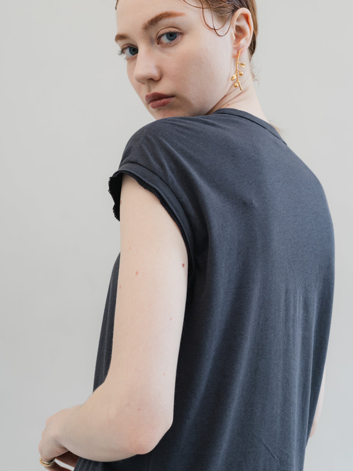 【PRE-ORDER】N.S.T(charcoal)