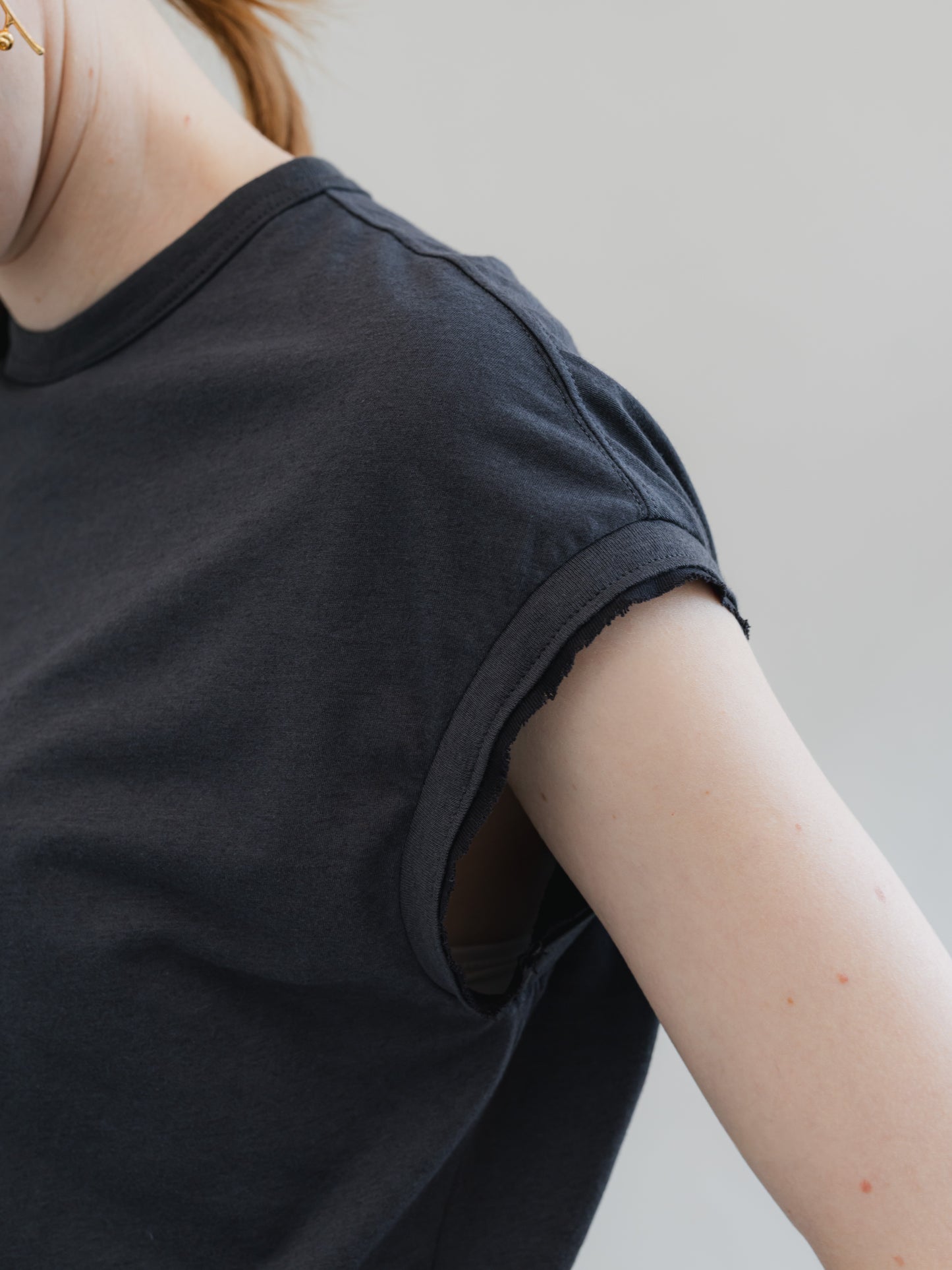【PRE-ORDER】N.S.T(charcoal)