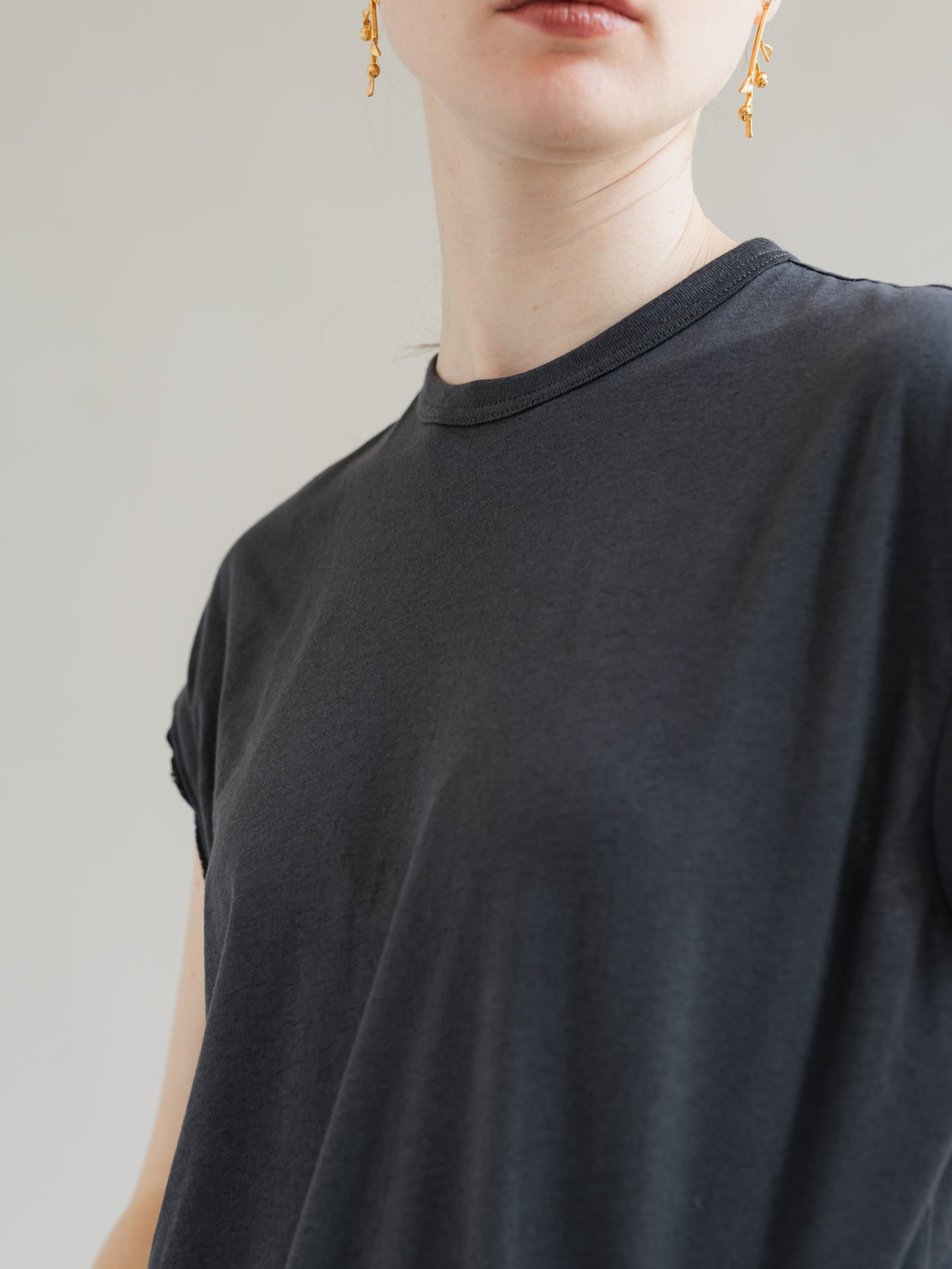 【PRE-ORDER】N.S.T(charcoal)
