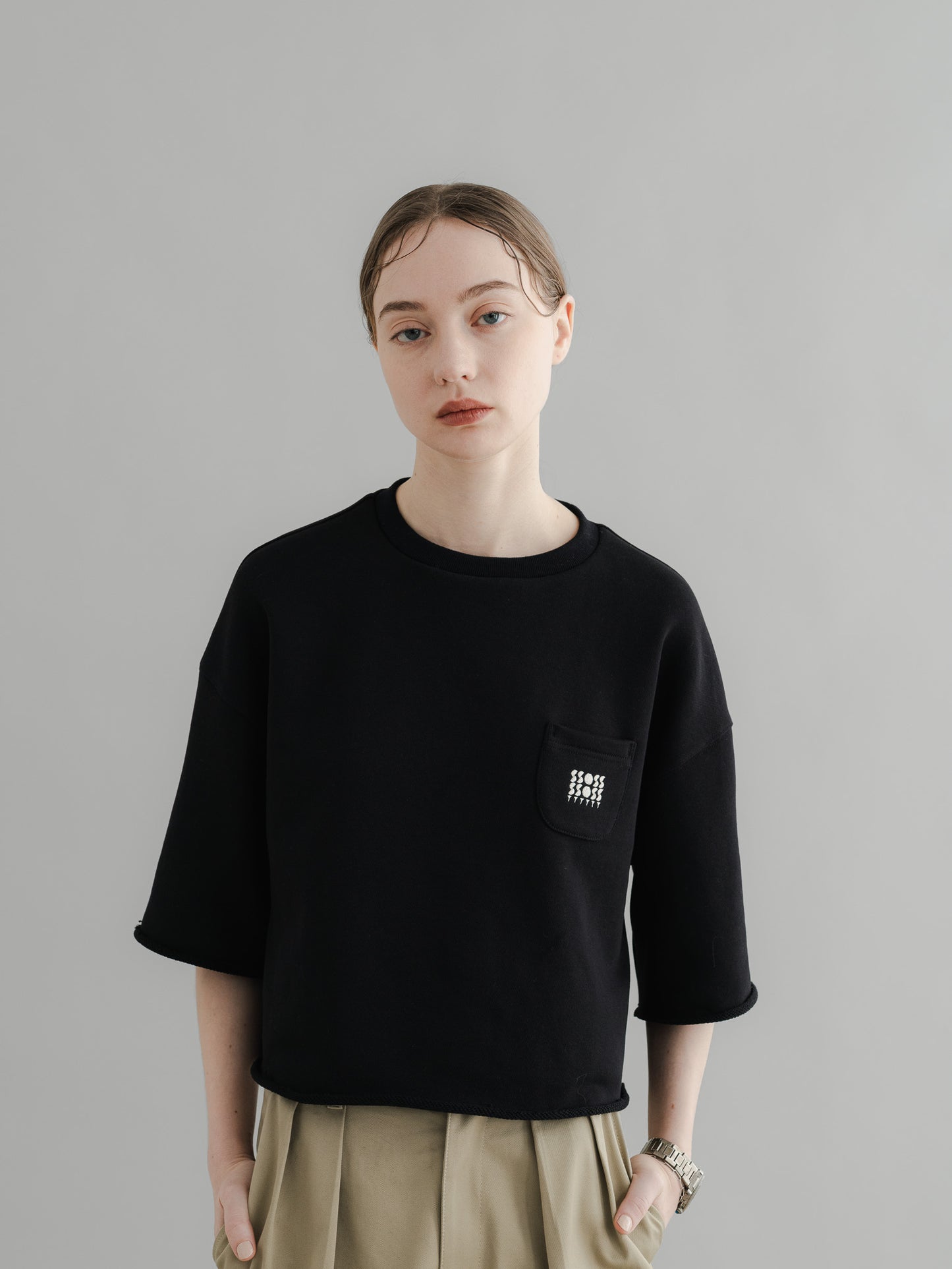 【PRE-ORDER】URAKE CROPPED TEE(black)