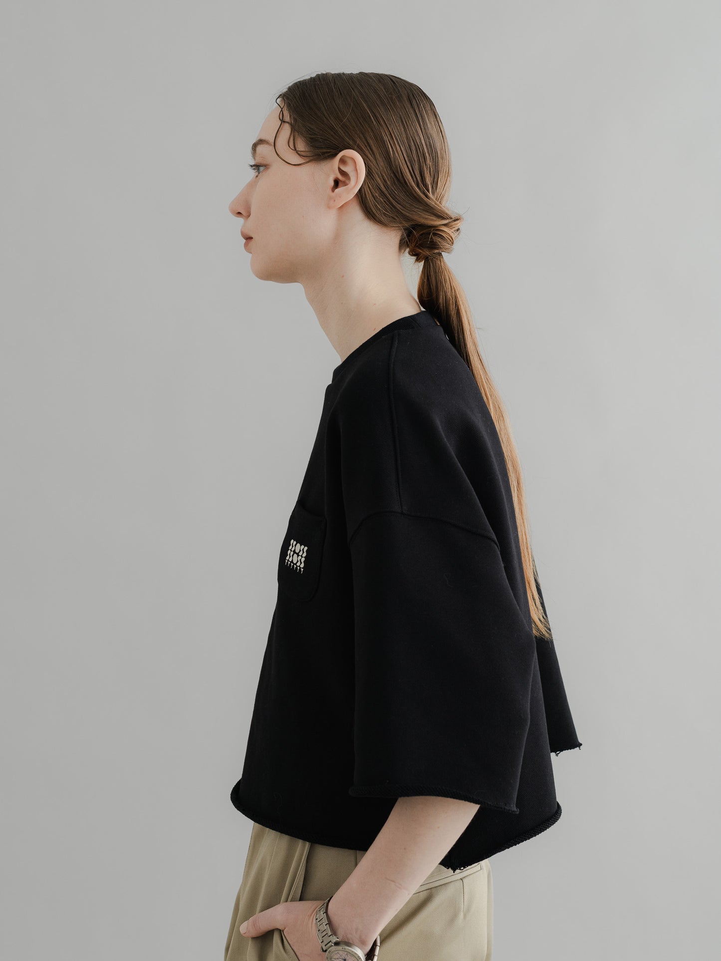 【PRE-ORDER】URAKE CROPPED TEE(black)