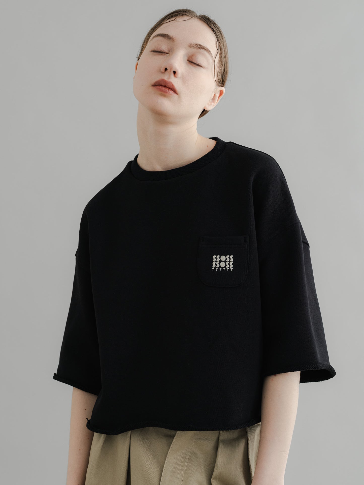 【PRE-ORDER】URAKE CROPPED TEE(black)