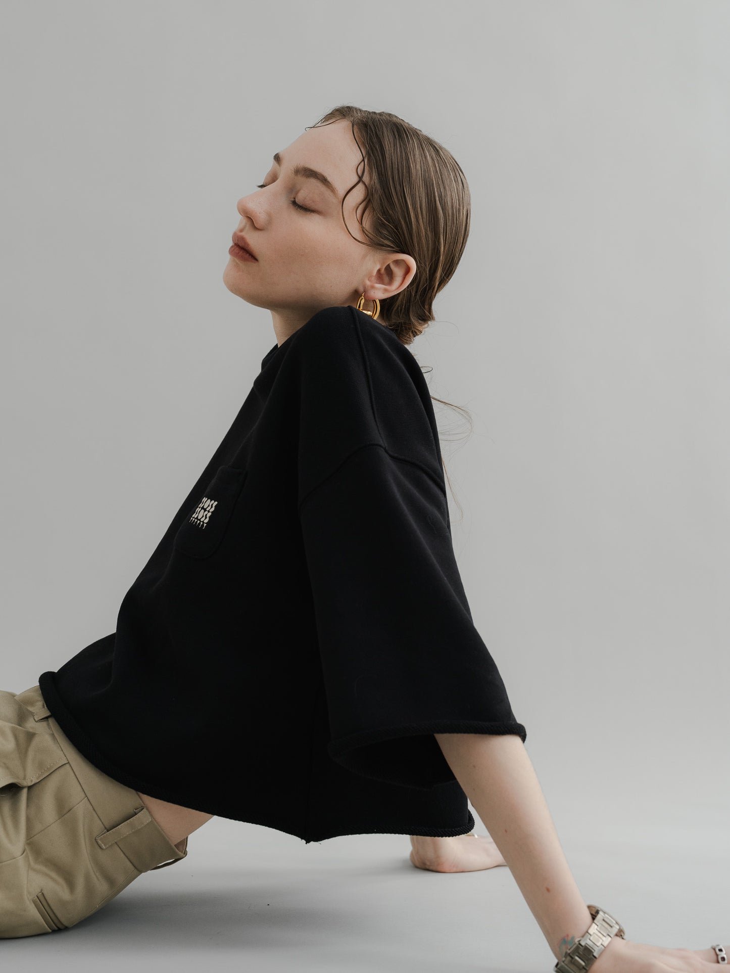 【PRE-ORDER】URAKE CROPPED TEE(black)