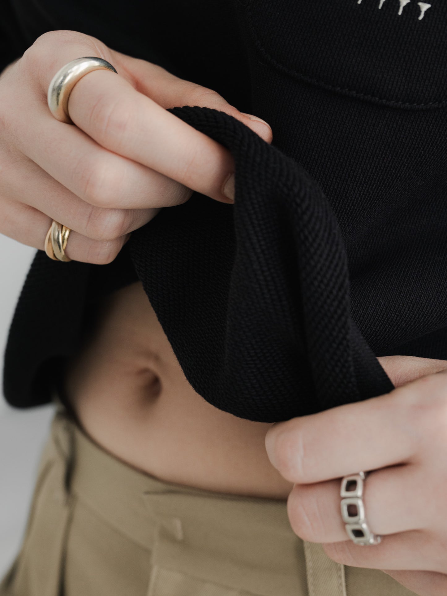【PRE-ORDER】URAKE CROPPED TEE(black)
