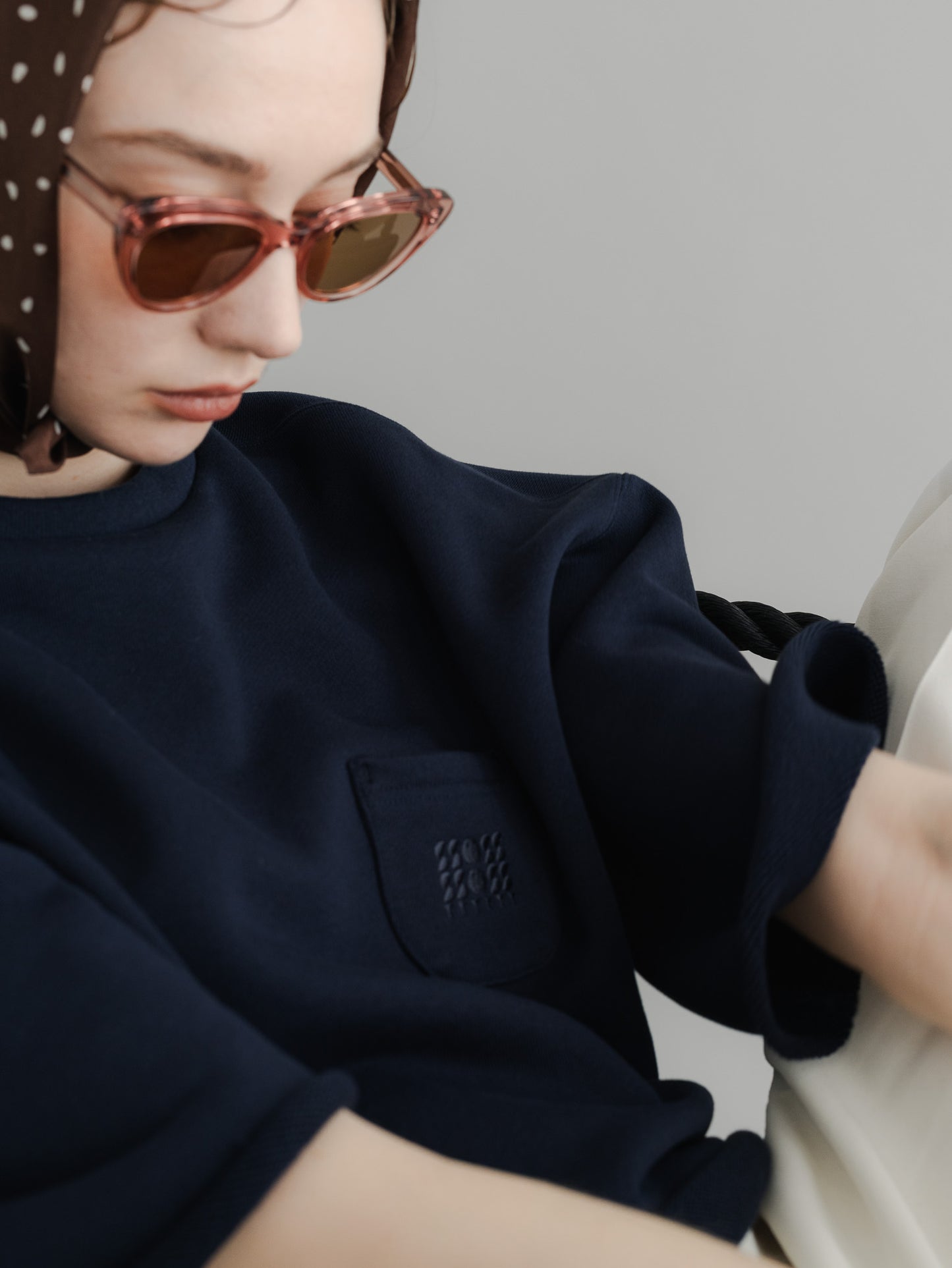 【PRE-ORDER】URAKE CROPPED TEE(navy)
