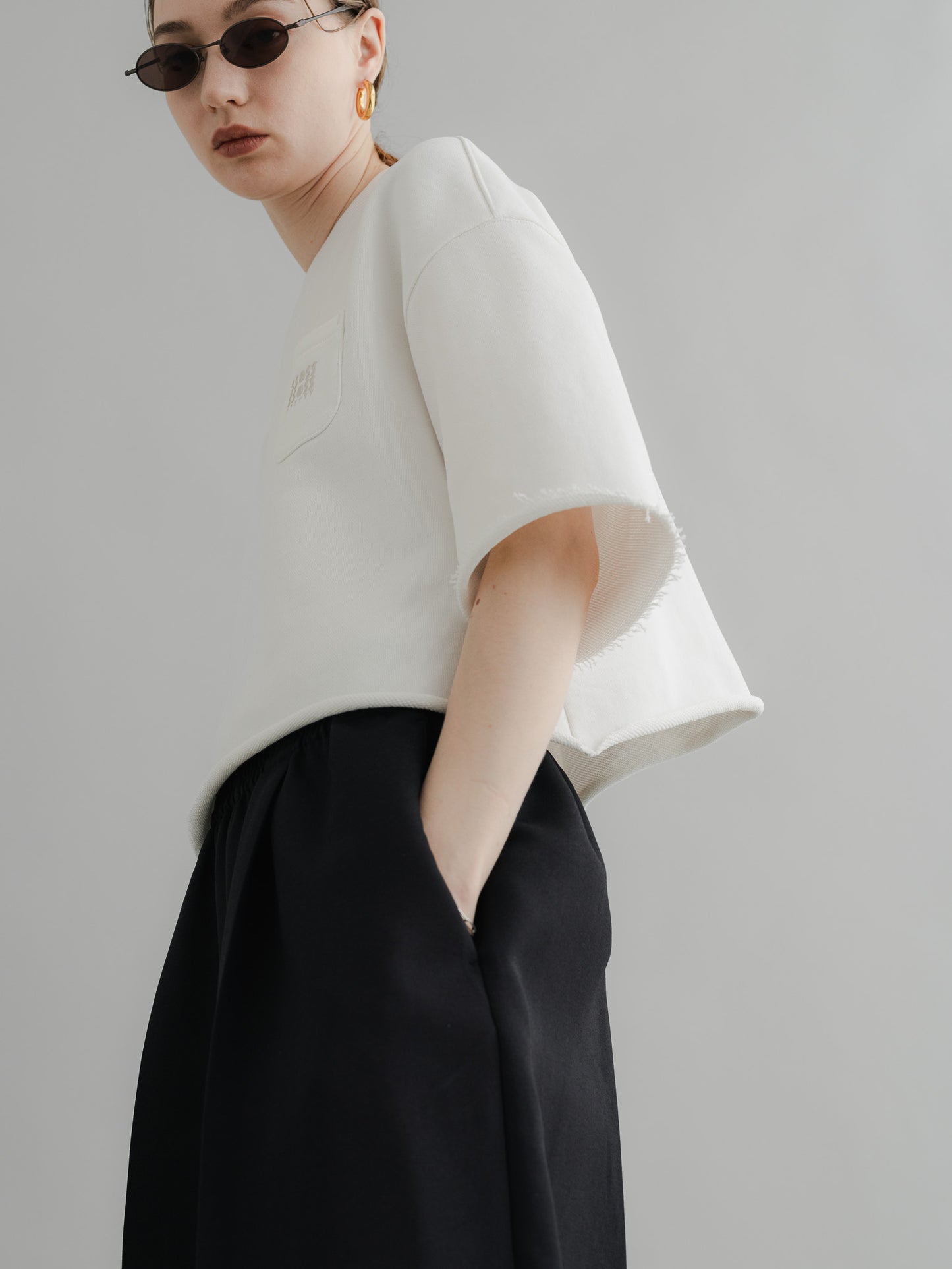 【PRE-ORDER】URAKE CROPPED TEE(white)