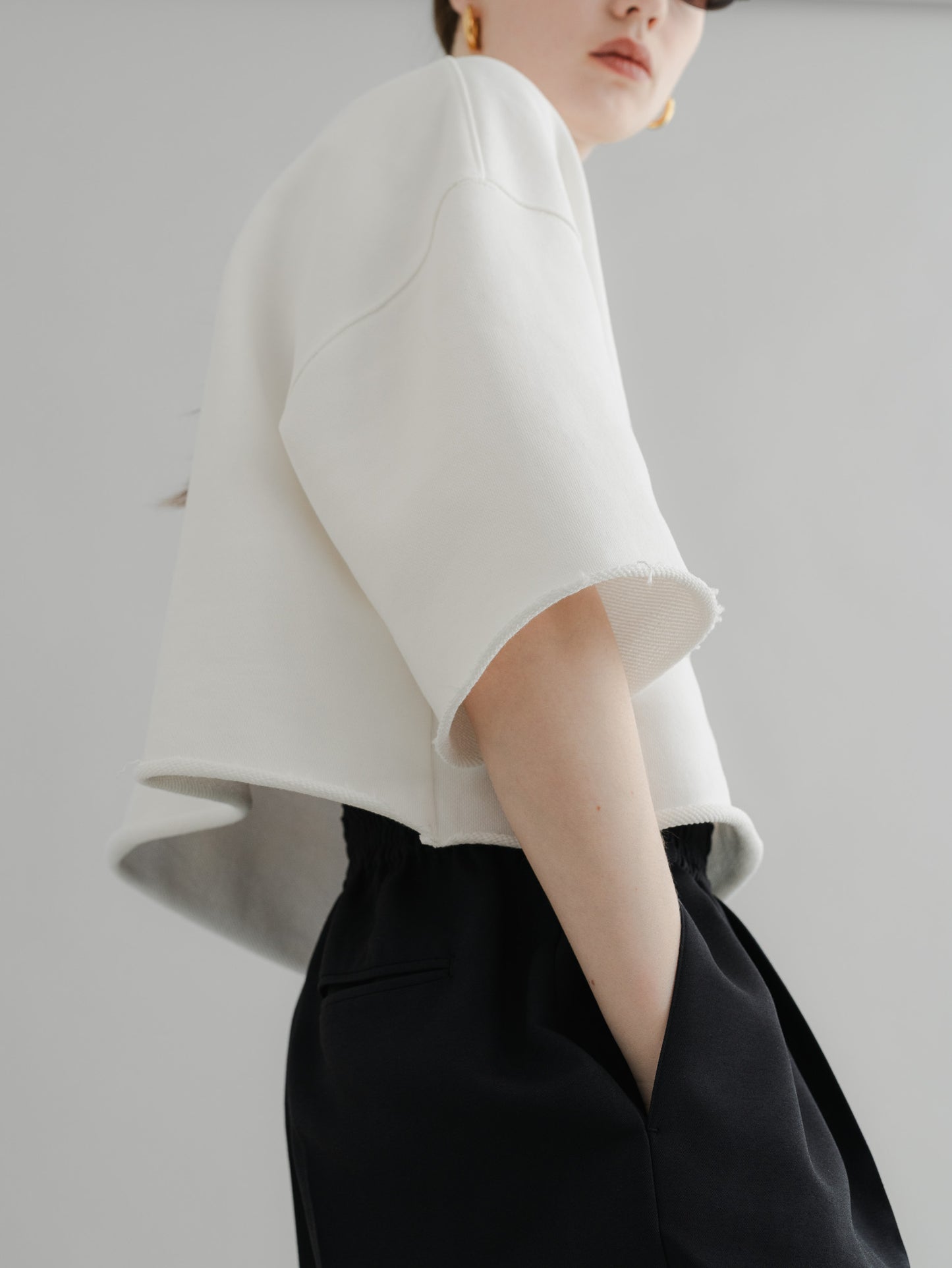 【PRE-ORDER】URAKE CROPPED TEE(white)