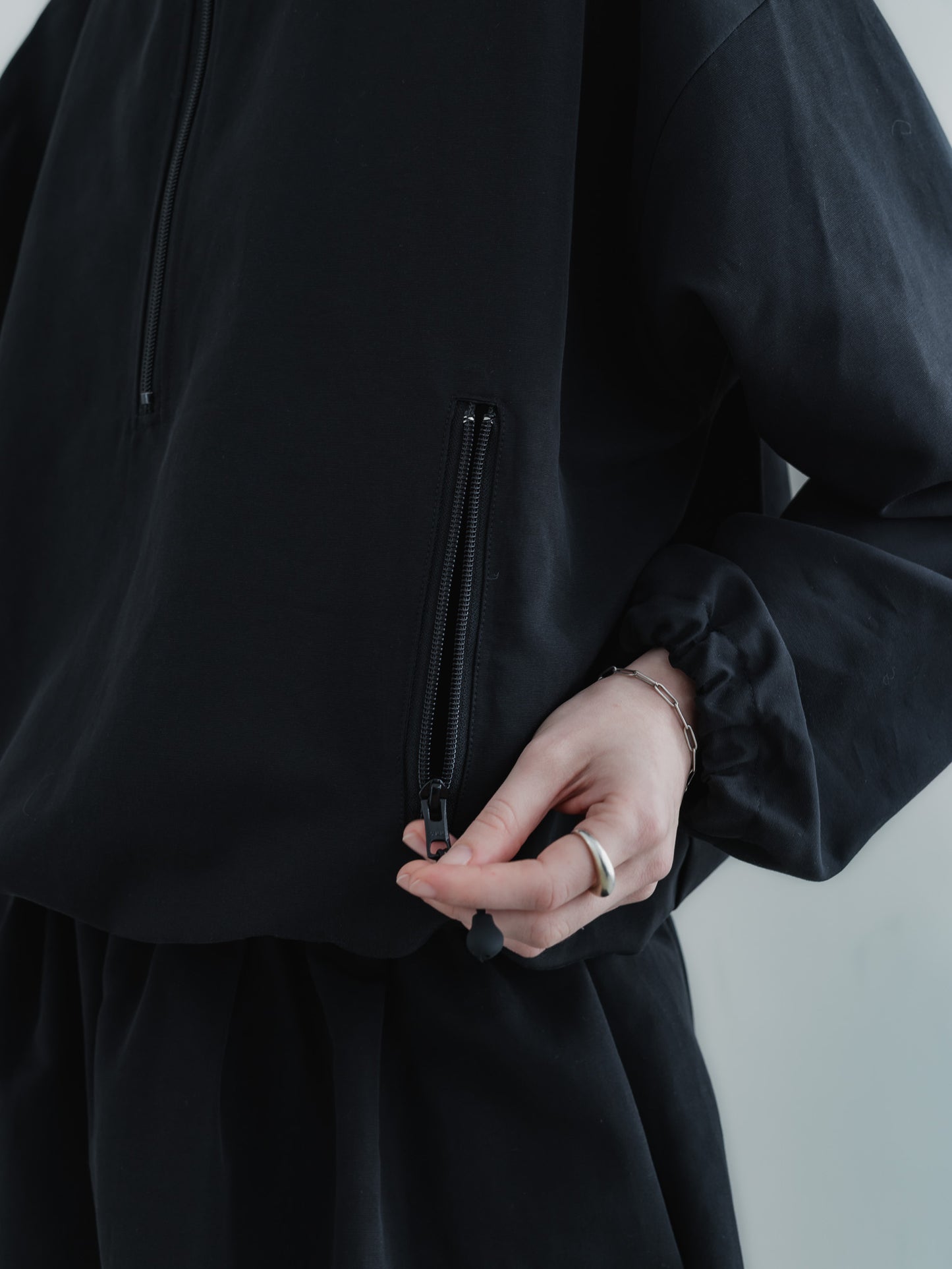 【PRE-ORDER】COTTON ZIP TOP(BLACK)