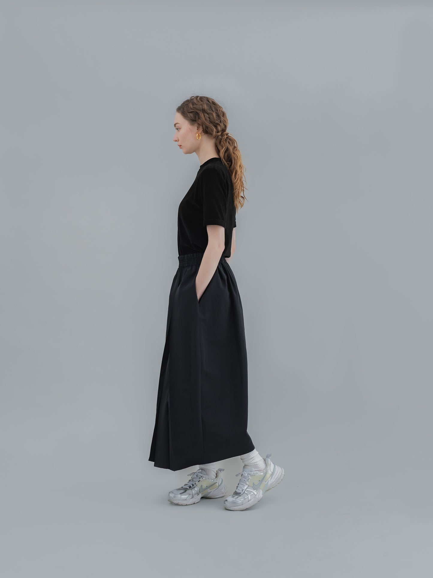 【PRE-ORDER】VLOUR TEE(BLACK)