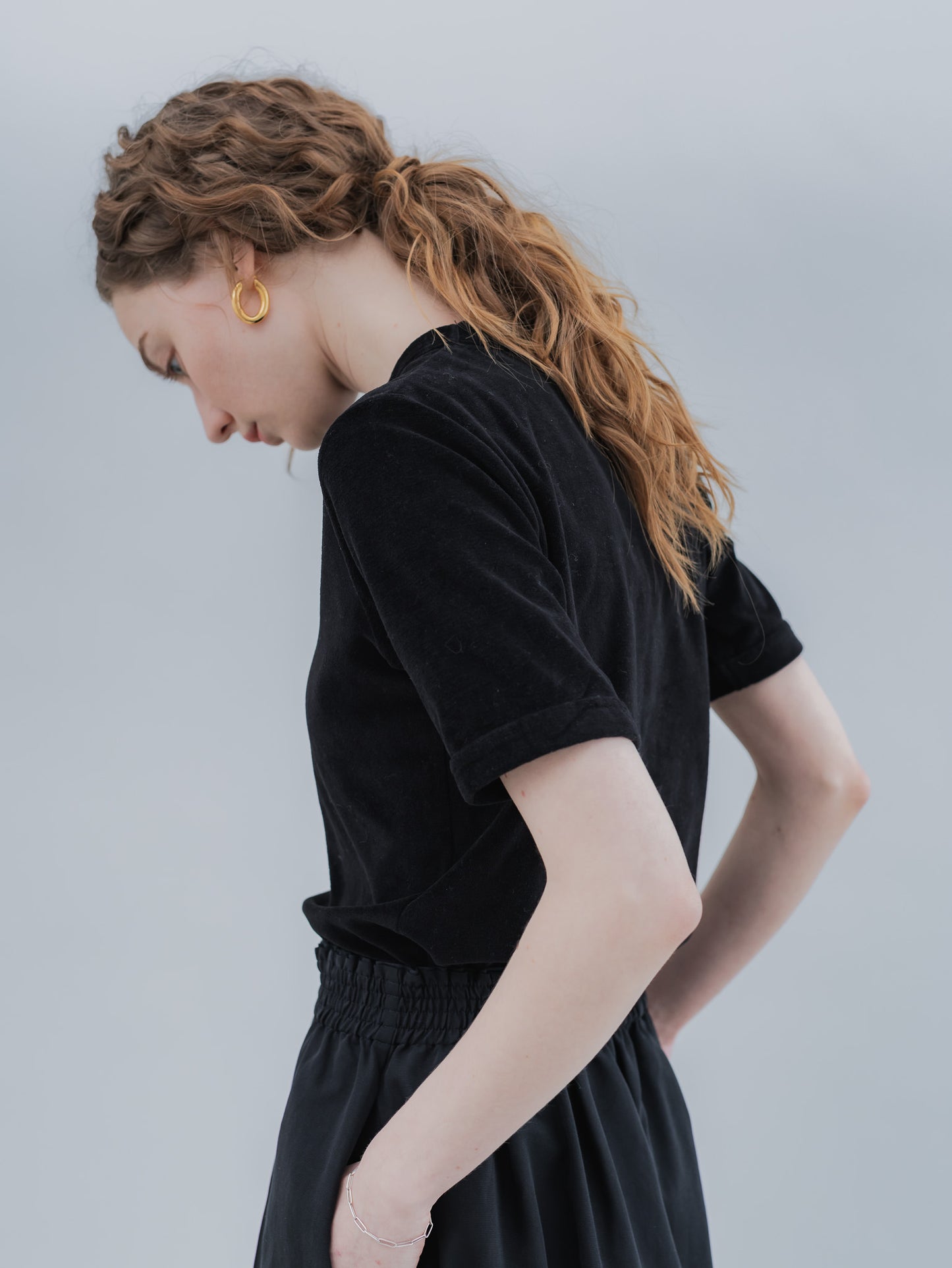 【PRE-ORDER】VLOUR TEE(BLACK)