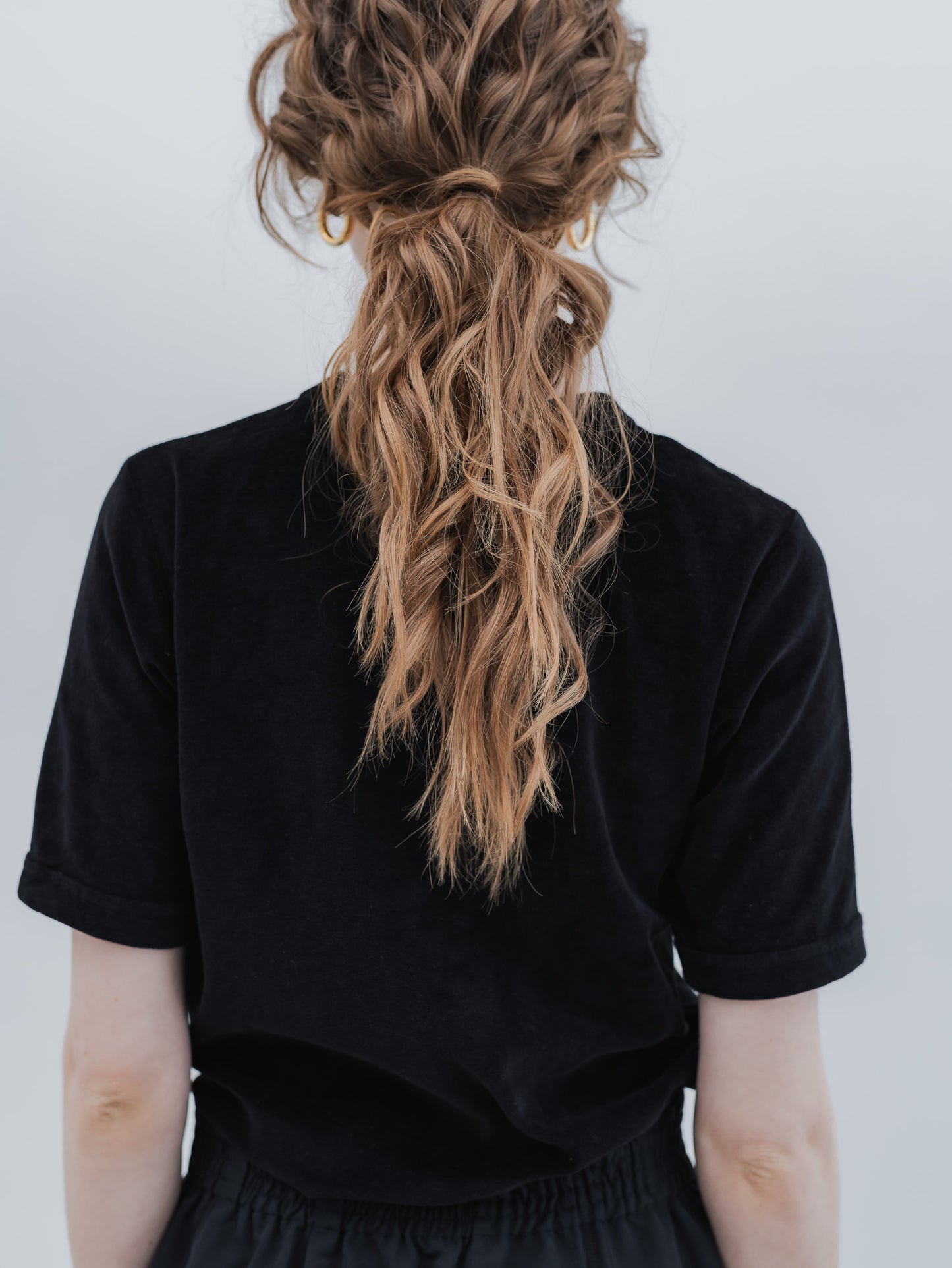 【PRE-ORDER】VLOUR TEE(BLACK)